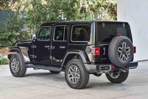 2026 Jeep Wrangler 4-Door Sahara 4x4