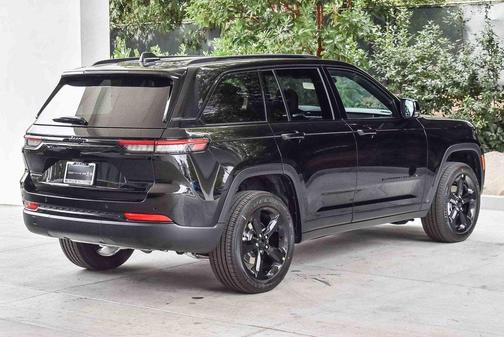 2025 Jeep Grand Cherokee Altitude