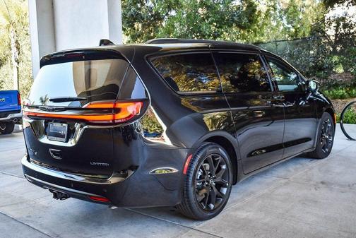 2026 Chrysler Pacifica Limited