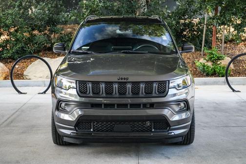 Granite Crystal Metallic Clearcoat 2023 Jeep Compass Latitude