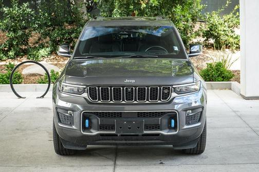 Baltic Gray Metallic Clearcoat 2023 Jeep Grand Cherokee 4xe Overland