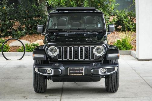 black clearcoat 2026 Jeep Wrangler 4-Door Sahara 4x4