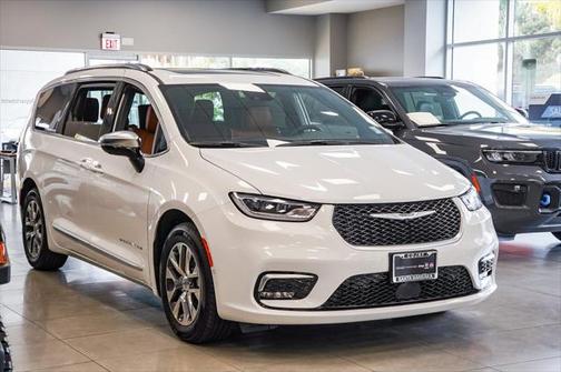 2025 Chrysler Pacifica L