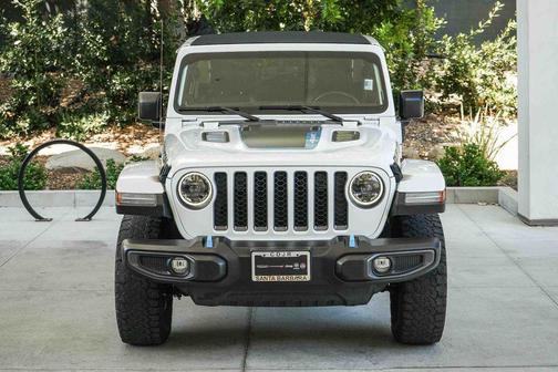 Bright White Clearcoat 2023 Jeep Wrangler 4xe Rubicon