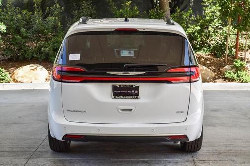2025 Chrysler Pacifica L