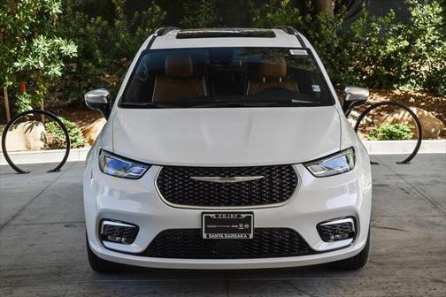 2025 Chrysler Pacifica L