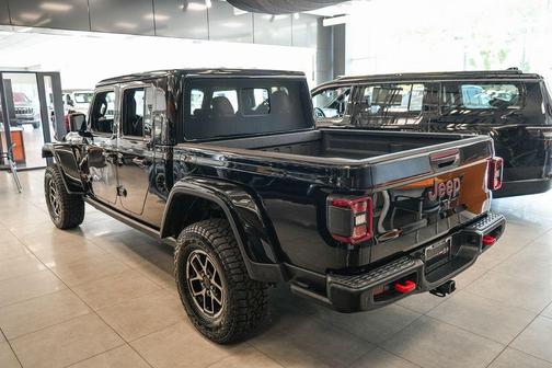 Black Clearcoat 2026 Jeep Gladiator Rubicon
