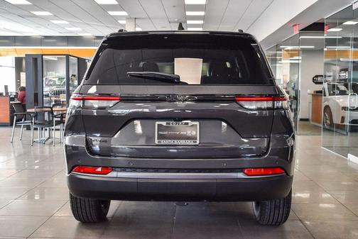 2026 Jeep Grand Cherokee Altitude