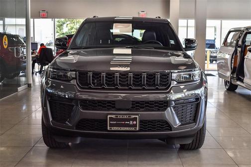 2026 Jeep Grand Cherokee Altitude