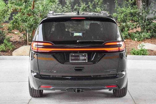 2026 Chrysler Pacifica Limited