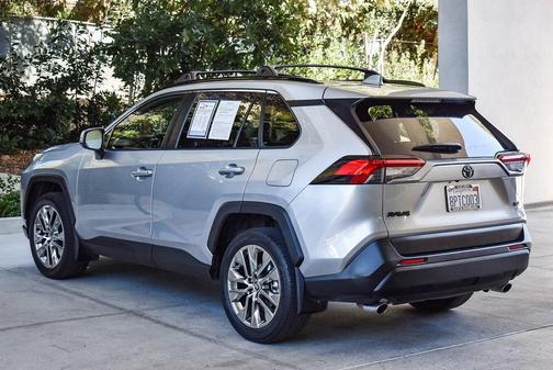 2020 Toyota RAV4 XLE Premium
