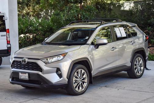 2020 Toyota RAV4 XLE Premium