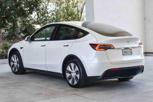 2022 Tesla Model Y Long Range Dual Motor All-Wheel Drive