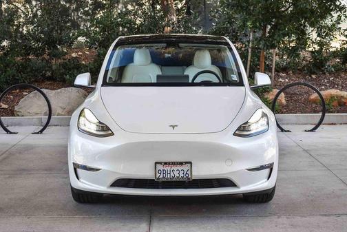 2022 Tesla Model Y Long Range Dual Motor All-Wheel Drive