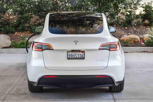 2022 Tesla Model Y Long Range Dual Motor All-Wheel Drive