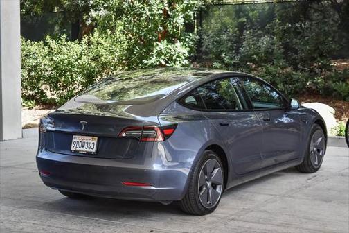 2022 Tesla Model 3 Standard Range