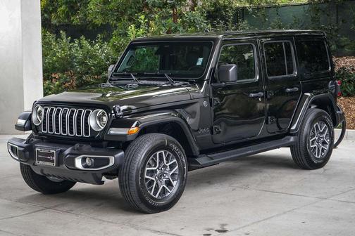 Black Clearcoat 2026 Jeep Wrangler 4-Door Sahara 4x4
