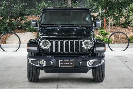 Black Clearcoat 2026 Jeep Wrangler 4-Door Sahara 4x4
