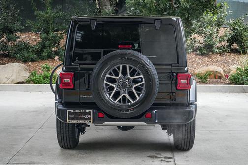 Black Clearcoat 2026 Jeep Wrangler 4-Door Sahara 4x4