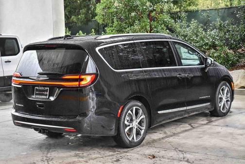 2026 Chrysler Pacifica L