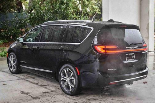 2026 Chrysler Pacifica L
