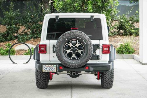 Bright White Clearcoat 2020 Jeep Wrangler Rubicon