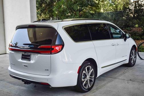 2026 Chrysler Pacifica L