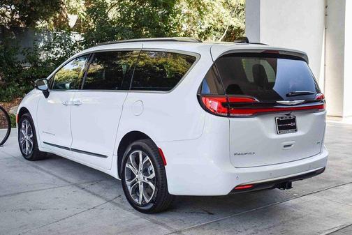 2026 Chrysler Pacifica L