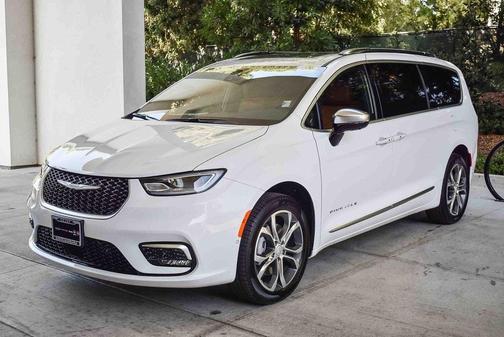 2026 Chrysler Pacifica L