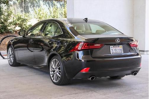 2015 Lexus IS 250 Crafted Line