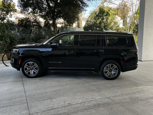 2025 Jeep Wagoneer 4x4