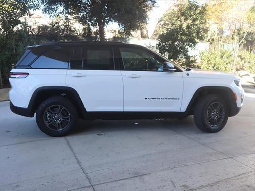 2025 Jeep Grand Cherokee 4xe Trailhawk