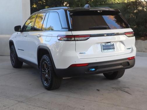 2025 Jeep Grand Cherokee 4xe Trailhawk