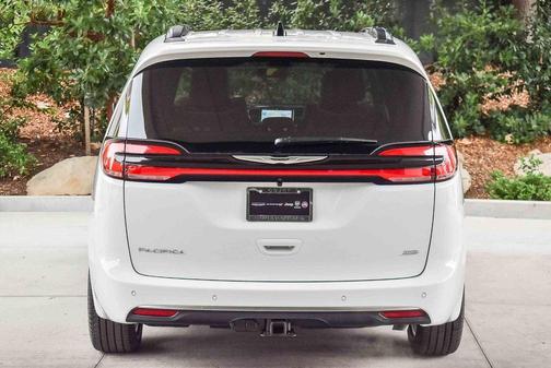 2026 Chrysler Pacifica L
