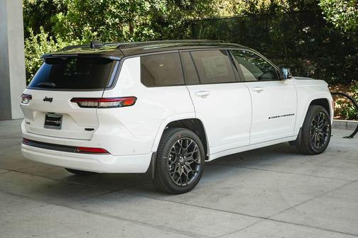 Bright White Clearcoat 2026 Jeep Grand Cherokee L Summit