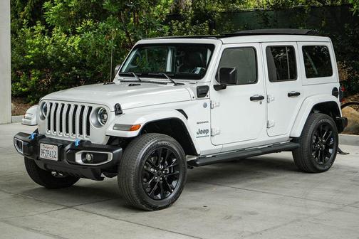 Bright White Clearcoat 2023 Jeep Wrangler 4xe Sahara