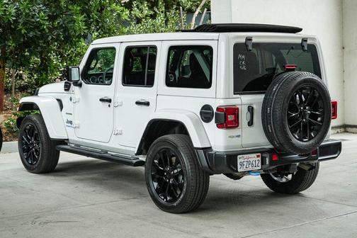 Bright White Clearcoat 2023 Jeep Wrangler 4xe Sahara