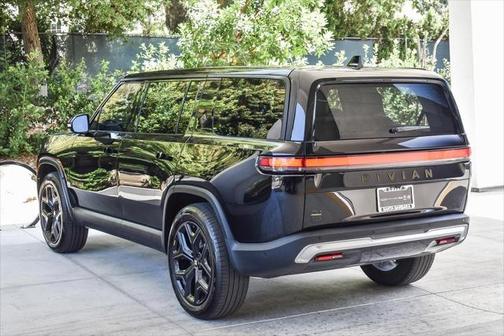 2024 Rivian R1S Adventure