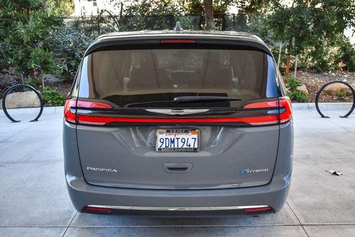 2022 Chrysler Pacifica Hybrid Touring L