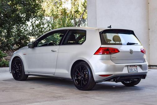 2015 Volkswagen Golf GTI 2.0T S 4-Door