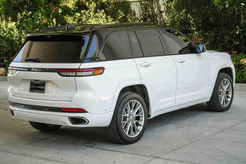 Bright White Clearcoat 2022 Jeep Grand Cherokee 4xe Summit