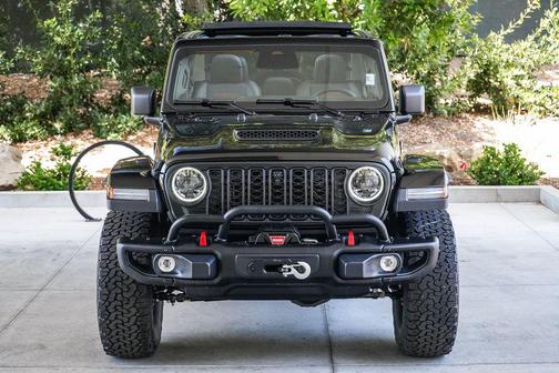 Black Clearcoat 2026 Jeep Wrangler Rubicon
