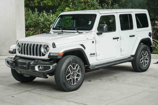 Bright White Clearcoat 2026 Jeep Wrangler 4-Door Sahara 4x4