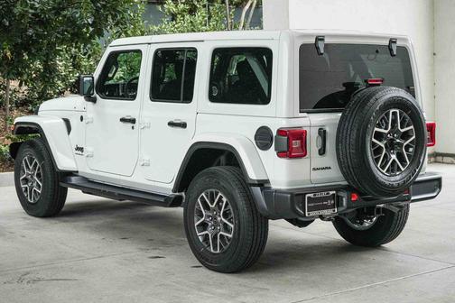 Bright White Clearcoat 2026 Jeep Wrangler 4-Door Sahara 4x4