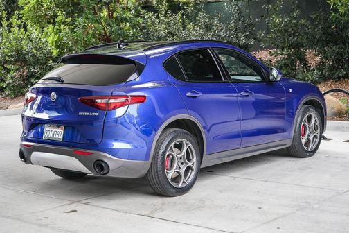 Anodized Blue Metallic 2022 Alfa Romeo Stelvio Ti