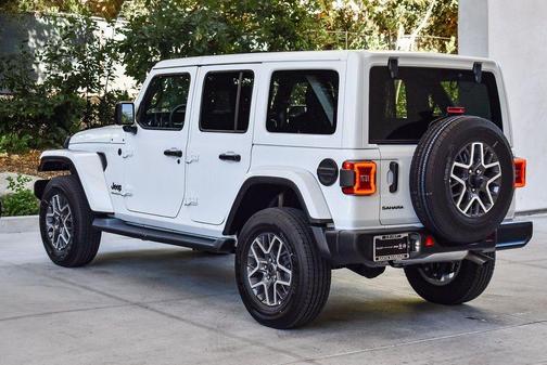 2025 Jeep Wrangler 4-Door Sahara 4x4