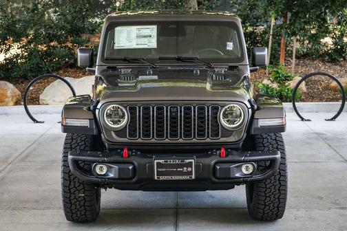 Granite Crystal Metallic Clearcoat 2026 Jeep Gladiator Rubicon