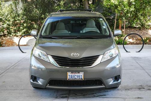 Predawn Gray Mica 2013 Toyota Sienna LE