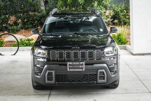 Diamond Black Crystal Pearlcoat 2026 Jeep Cherokee Limited