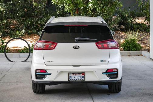 Snow White Pearl 2019 Kia Niro EX Premium